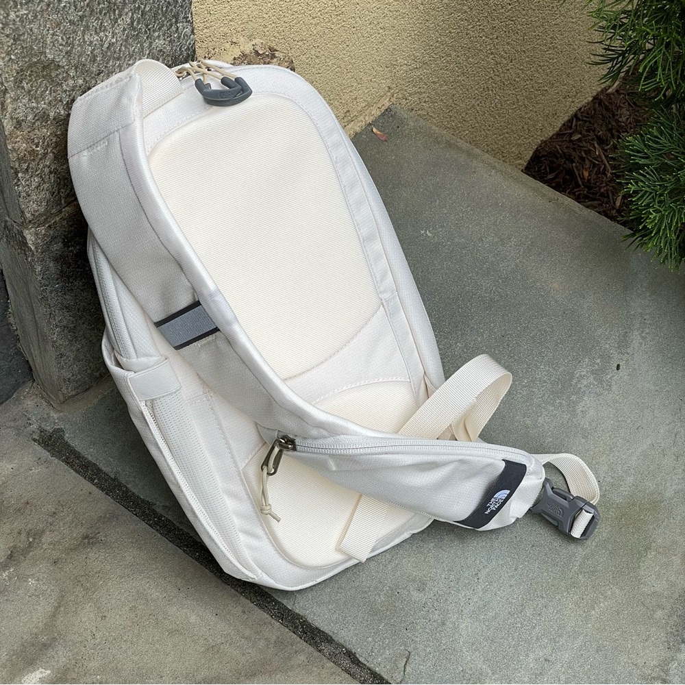 The North Face Borealis Sling Bag Backpack Gardenia White - Picture 11 of 17